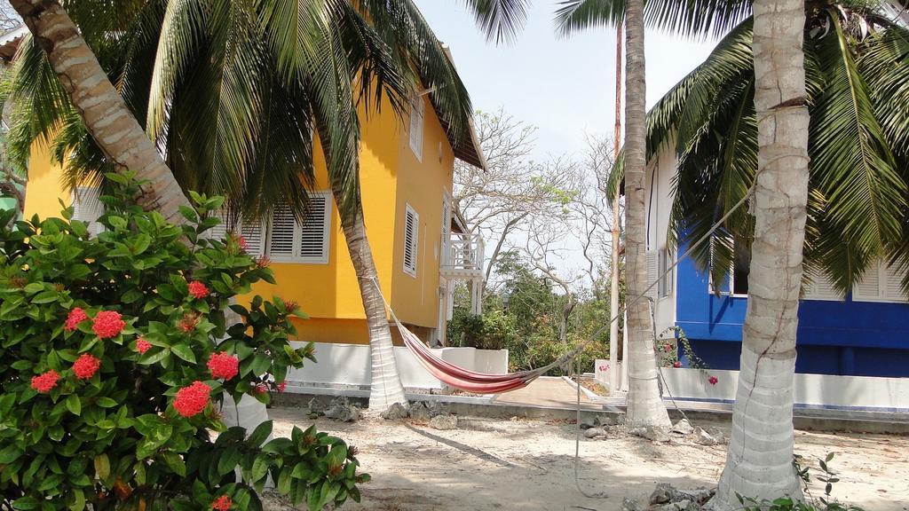 Golden Frog Hostels Isla Grande  Exterior foto